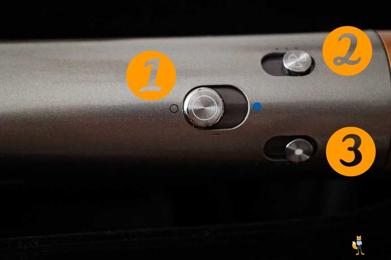 Различные кнопки на Dyson Airwrap.